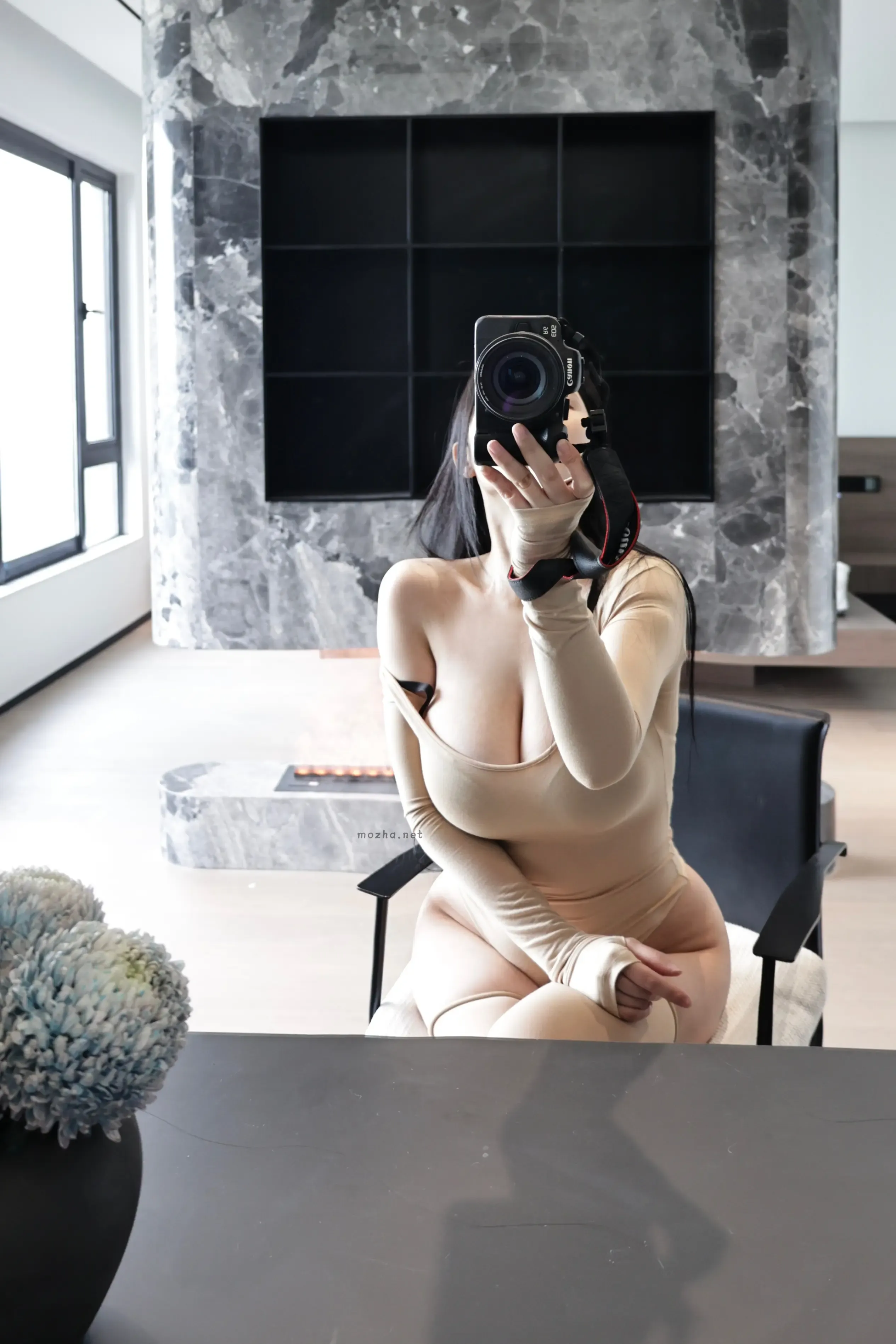 左公子 –  肉色开叉连体【10P】